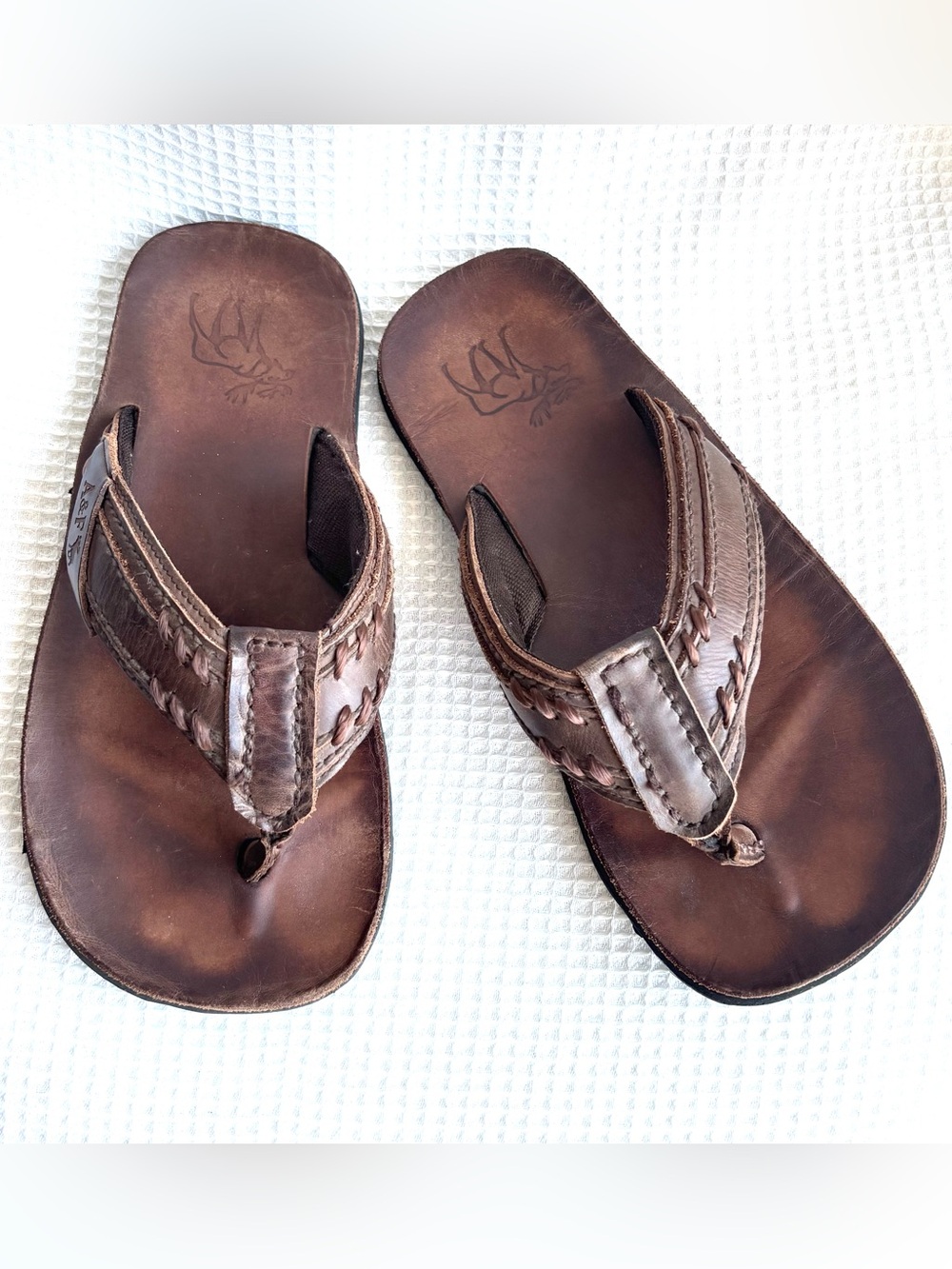Y2K Abercrombie & Fitch Brown Leather Men's Flip-Flops